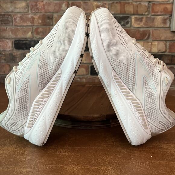 Brooks Ariel GTS 23 Supportive Cream Womens 8.5 2E Road Running Shoes Sneakers - Picture 6 of 16